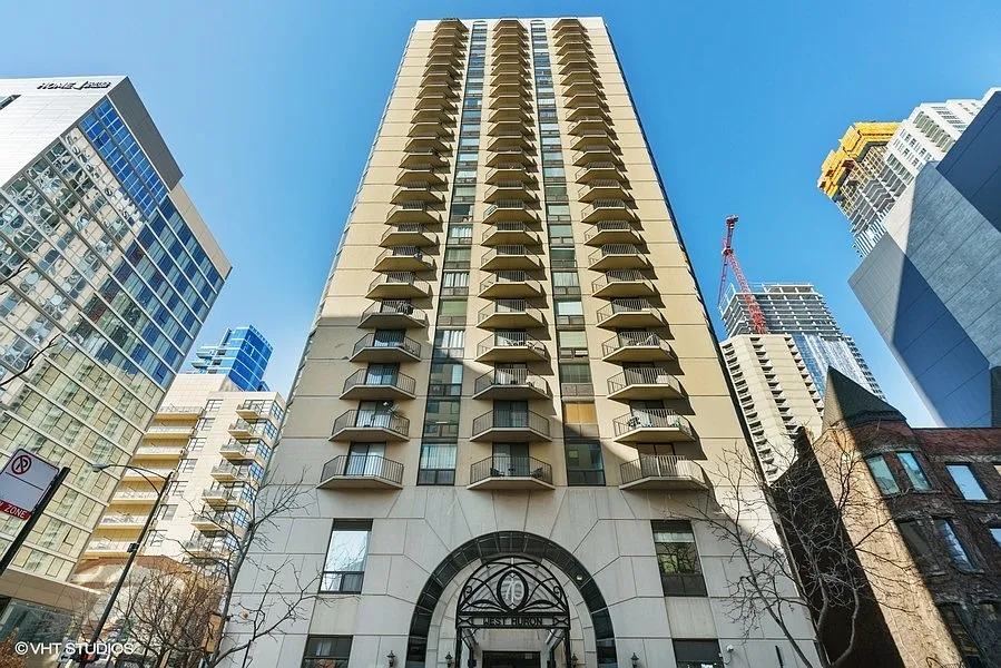 70 W Huron St #1002