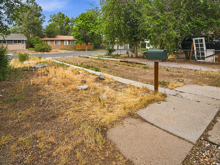 1338 Iola St — Photo 26