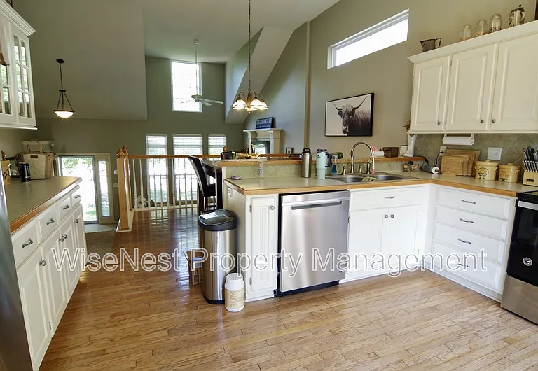 21247 W 120th Ter — Photo 4