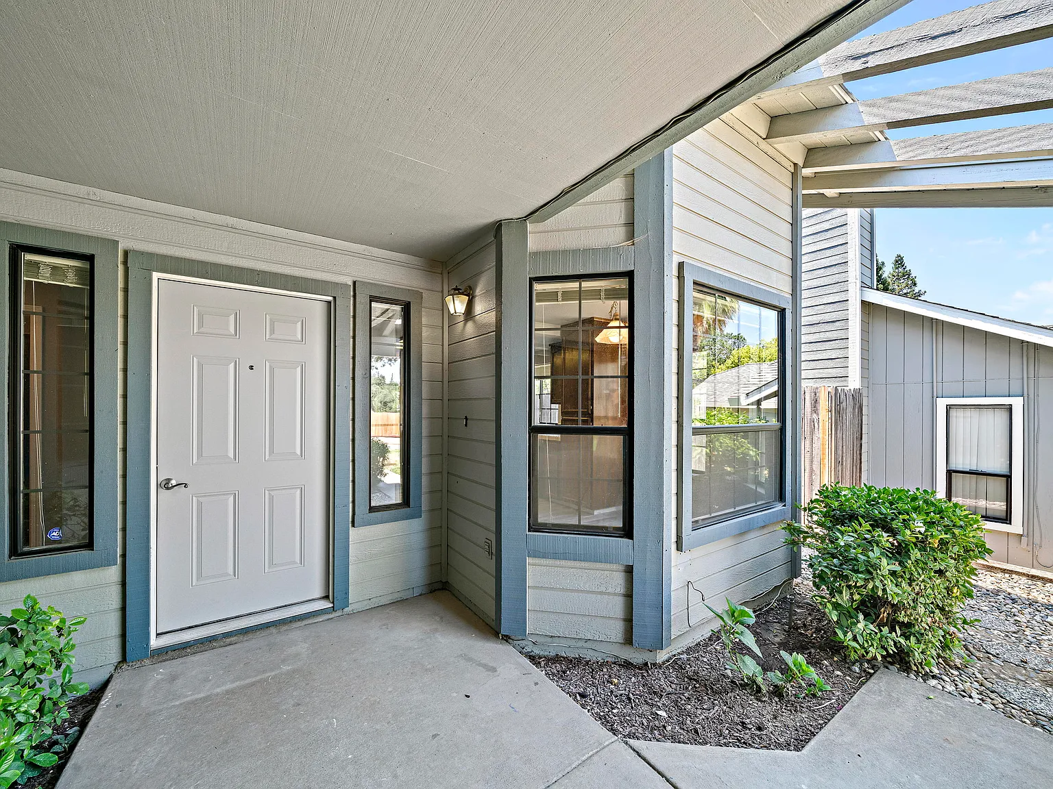 3 bed, 1500 sqft, $2,700 — Photo 3