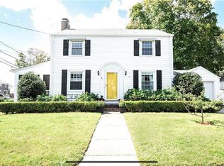 81 Mayflower Dr, Cranston, RI 02905