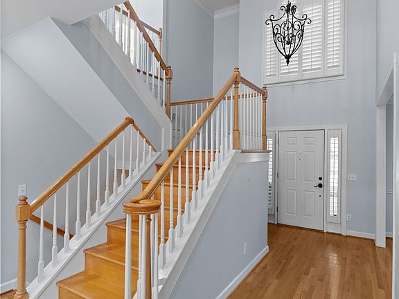 2nd image of 515 Copperfield Way
