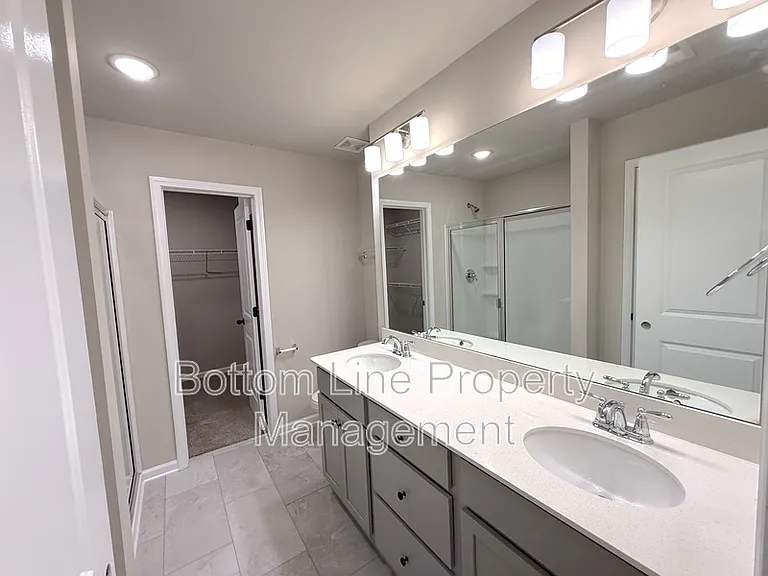 9016 Stoney Waters Ct — Photo 17