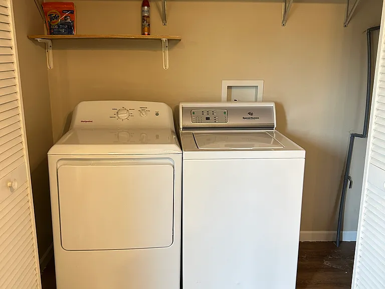 518 E South St #1 — Photo 3