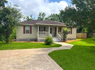 123 Robinson Rd, Oyster Creek, TX 77541
