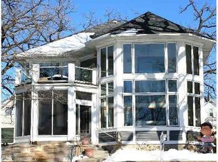 3021 E Calhoun Pkwy, Minneapolis, MN 55416