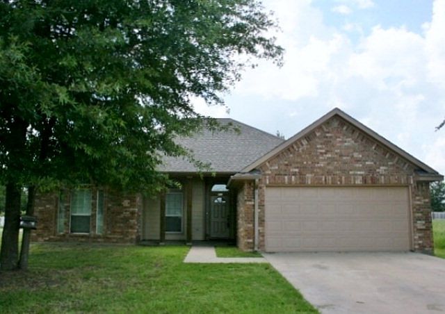 1st image of 303 Port Dr