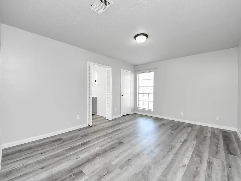 8011 La Roche Ln — Photo 28