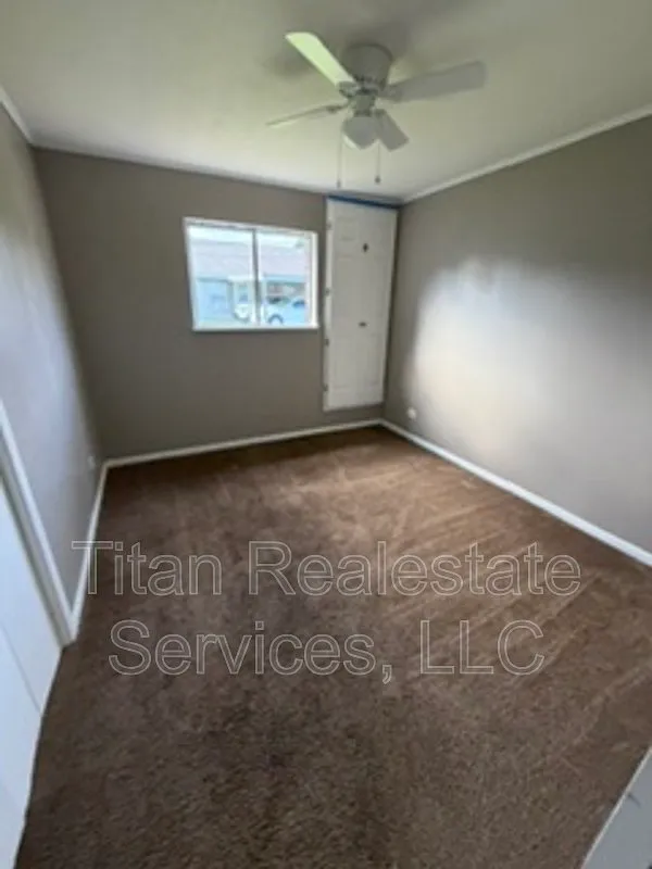 3 bed, 1.0 bath, 1300 sqft, $1,600 — Photo 4