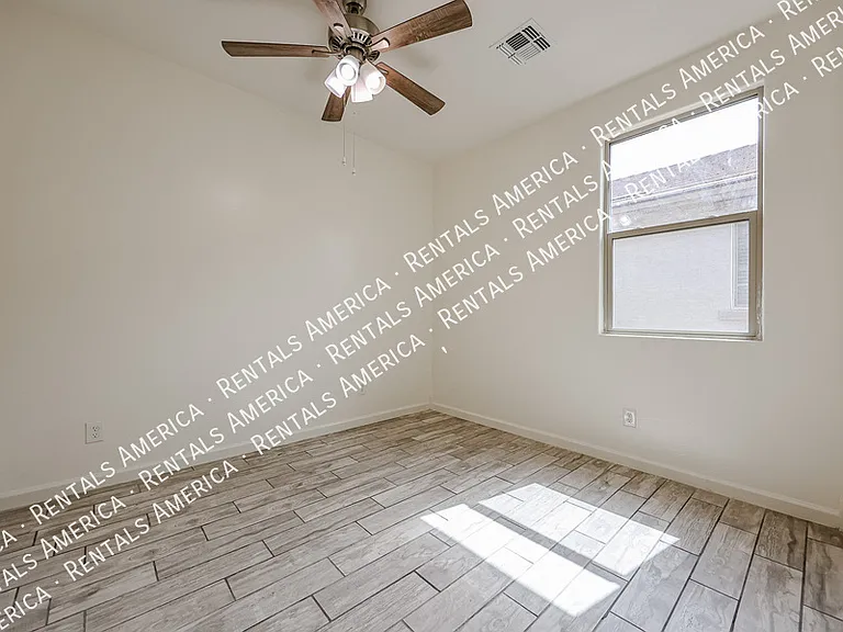 9820 W Sanna St — Photo 26