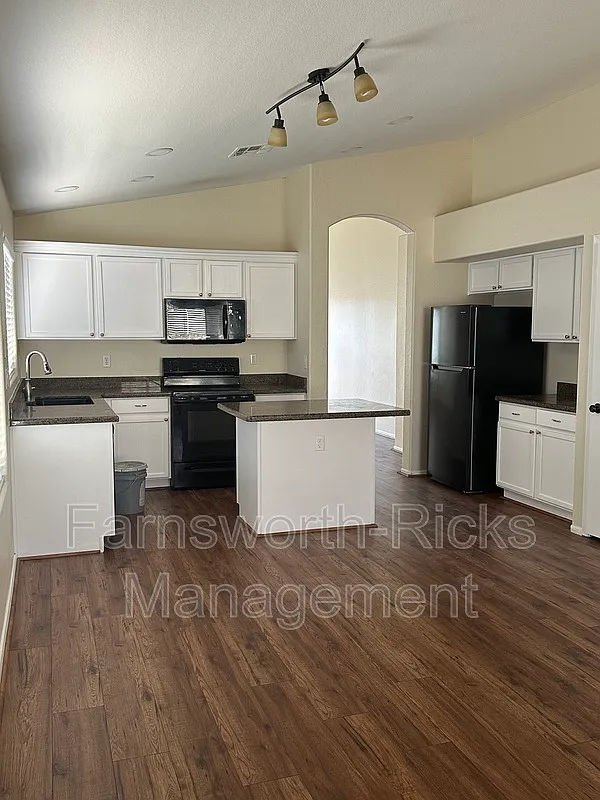 Stonegate Estates — Photo 3