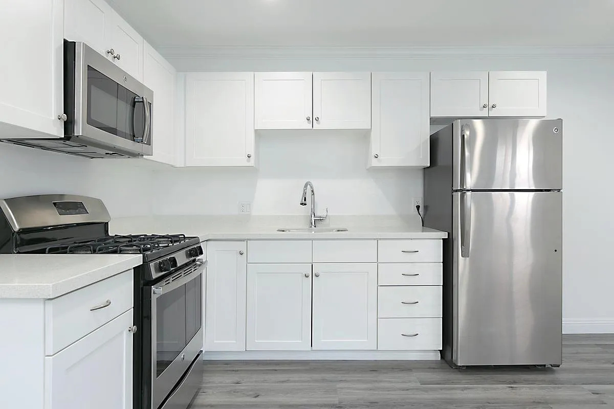 Building Photo - 955 3rd St #5