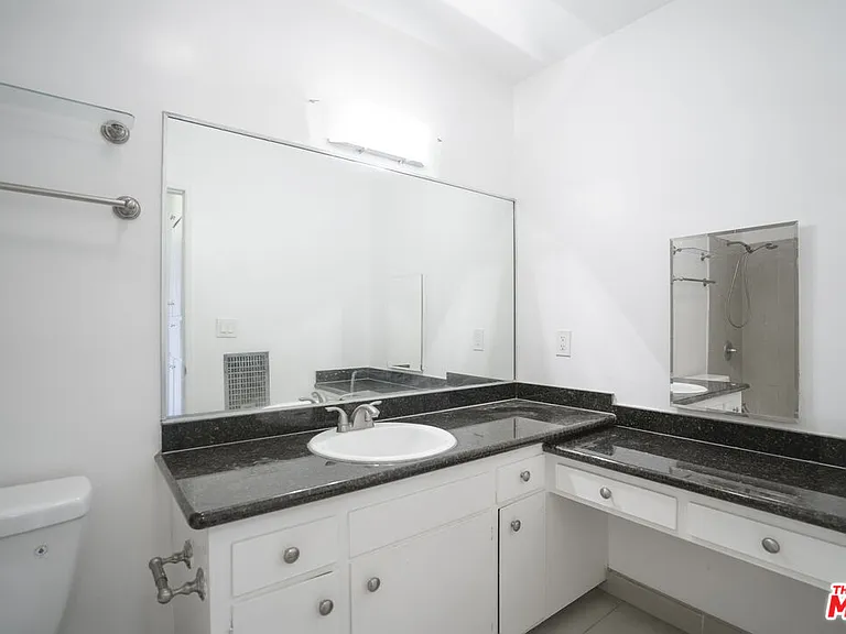 425 S Kenmore Ave #311 — Photo 21