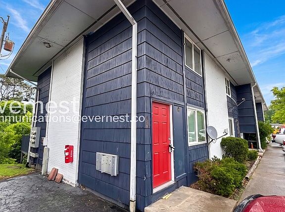 3rd image of 320 Welch Rd APT B1