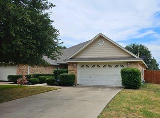 421 Sheri Ln, Hurst, TX 76053