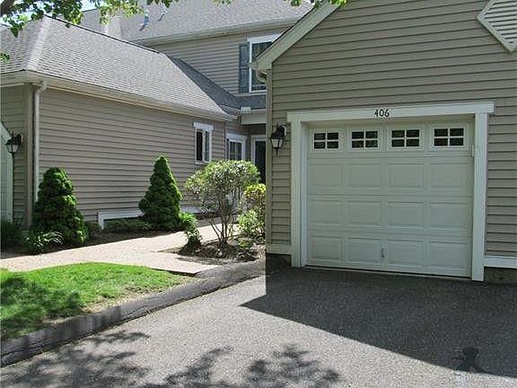 Driveway parking and 1-car garage