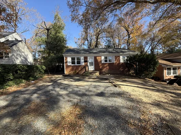 155 Longstreet Ave, Fredericksburg, VA 22401