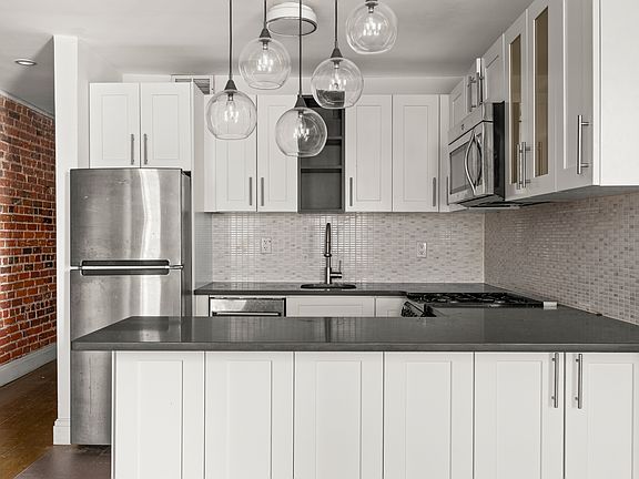 5th image of 66 Pearl St APT 404