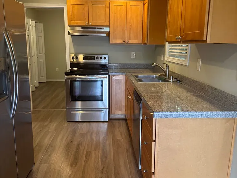 11015 Kendrick St SW — Photo 4