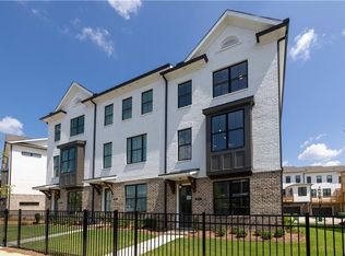 530 Healy Dr, Cumming, GA