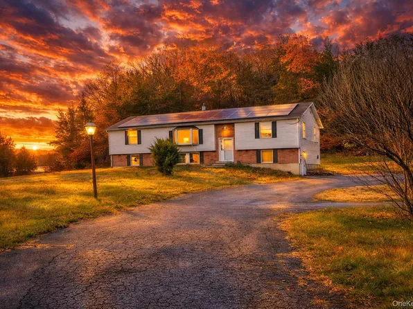 505 County Route 12, New Hampton, NY 10958