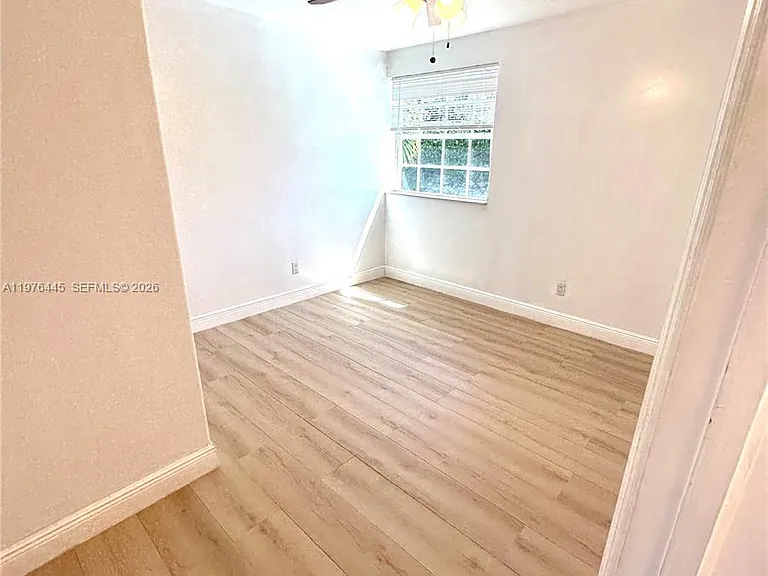 3101 SW 67th Ave — Photo 12