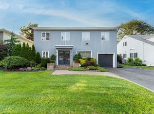 924 Northfield Rd, Woodmere, NY 11598