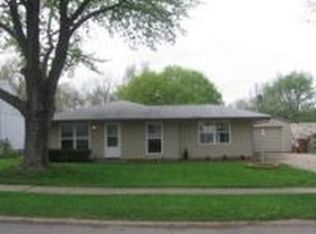 903 Oakcrest Dr, Champaign, IL 61821