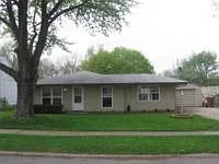 903 Oakcrest Dr photo 1
