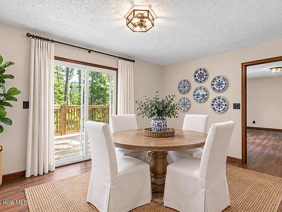 4th image of 107 Ashwood Drive