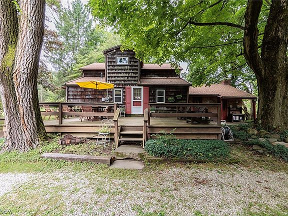 2nd image of 2085 Stine Rd
