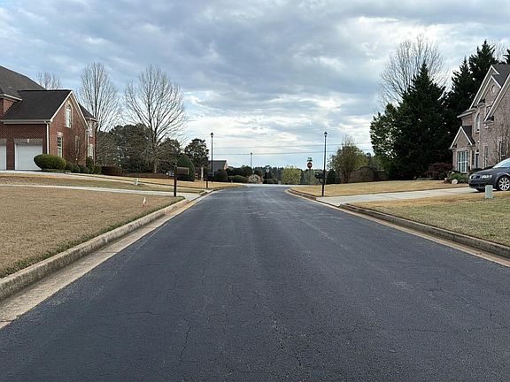 5th image of 3312 Rockingham Ct SE