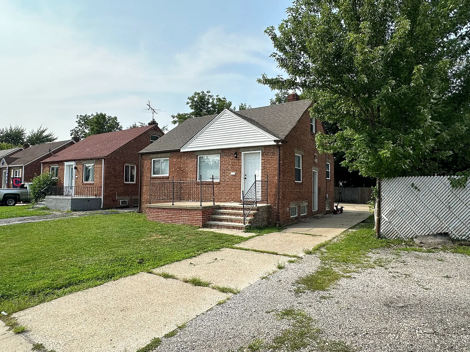 3 bed, 1885 sqft, $1,600 — Photo 3