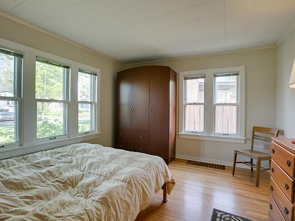 4th image of 3733 38th Ave S