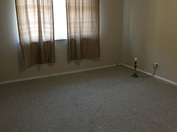 4th image of 4220 Saturn Way