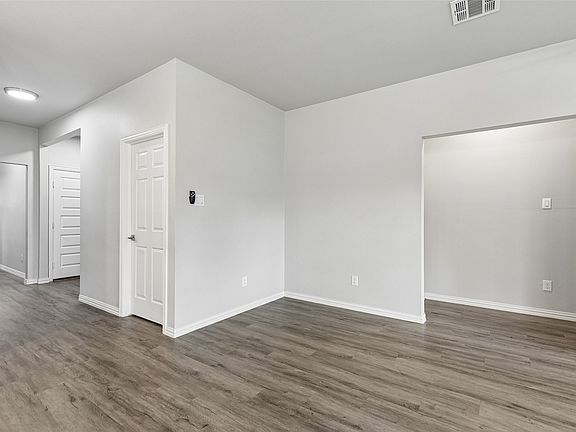 5th image of 4945 Ramey Ave