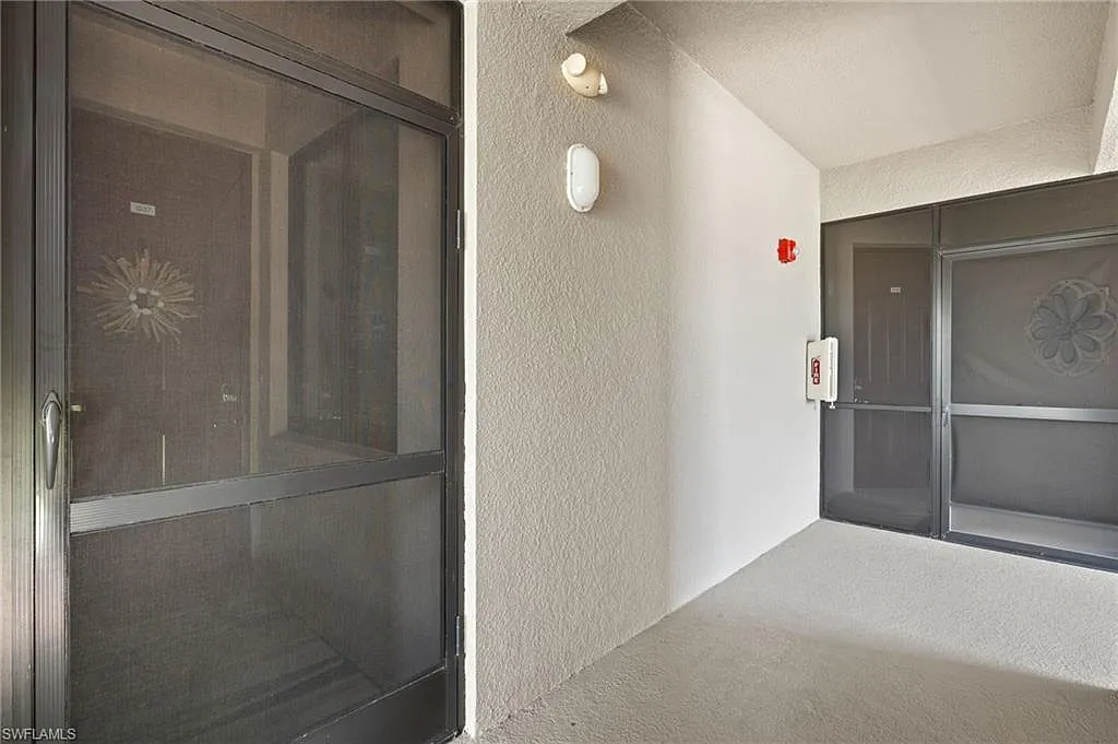 2 bed, 2.0 bath, 1232 sqft, $6,500 — Photo 3