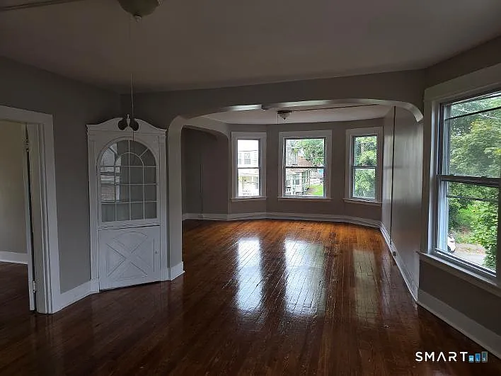 3 bed, 1.0 bath, 1458 sqft, $1,600 — Photo 3
