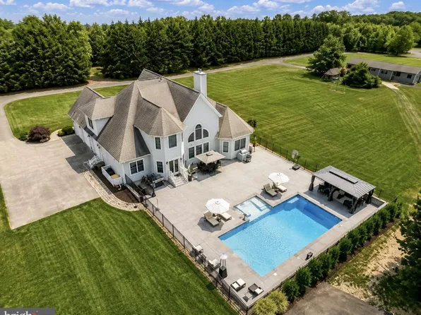 5 Jessie Rd, Harwood, MD 20776