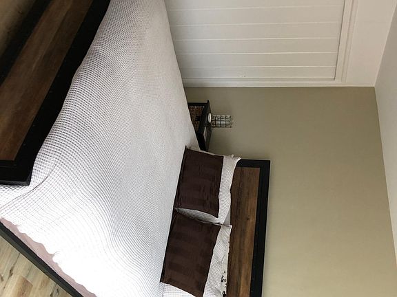 4th image of 1145 Cornwall Ln