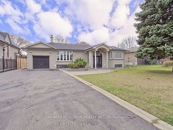 31 Goodman Cres #B, Vaughan, ON L6A 1E8