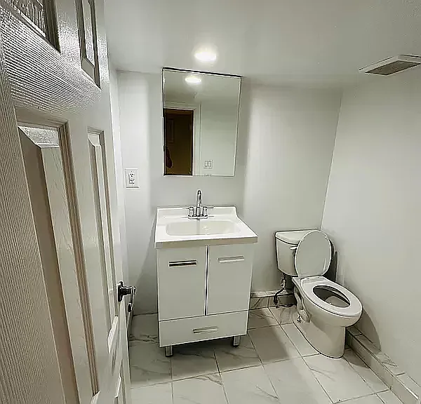 327 W 21st St #1R — Photo 10