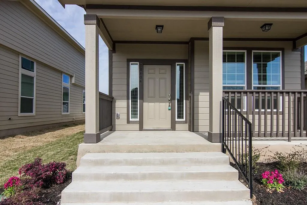 3 bed, 2.5 bath, 1352 sqft, $1,750 — Photo 4