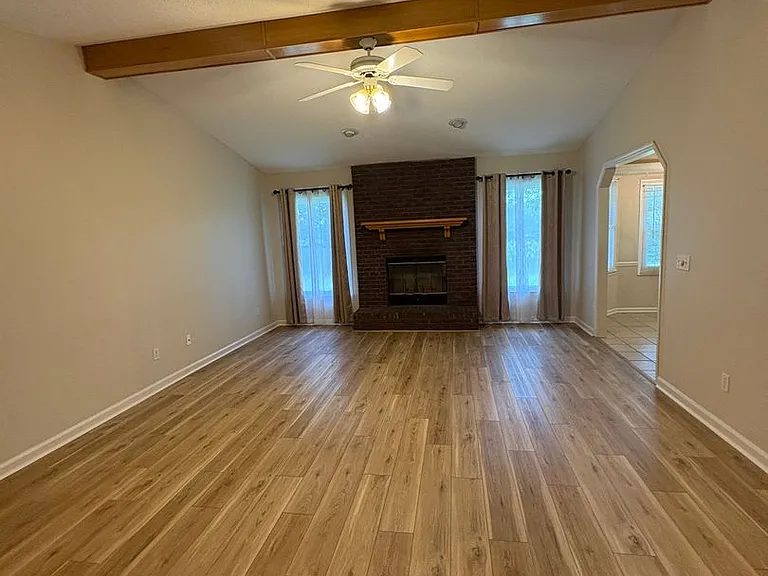 122 Palisades Dr — Photo 3