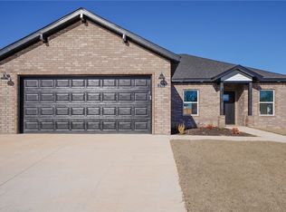 210 Williams Ct, Centerton, AR 72713