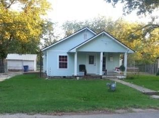 209 E Walcott St, Pilot Point, TX 76258