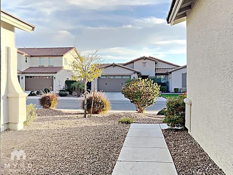 2458 E Anika Dr — Photo 18