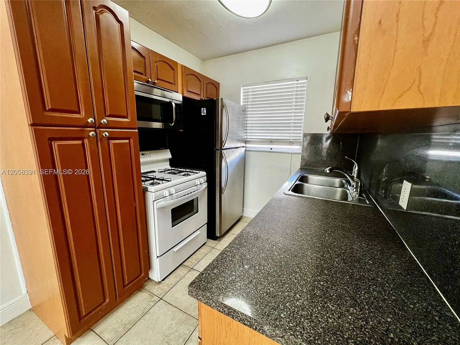 2072 Ne 169 St Corp Condo — Photo 3