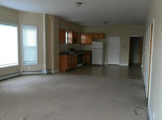 998 Middle St #2, Fall River, MA 02721