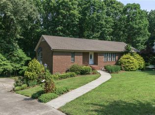 4002 Waldenbrook Rd, Greensboro, NC 27407